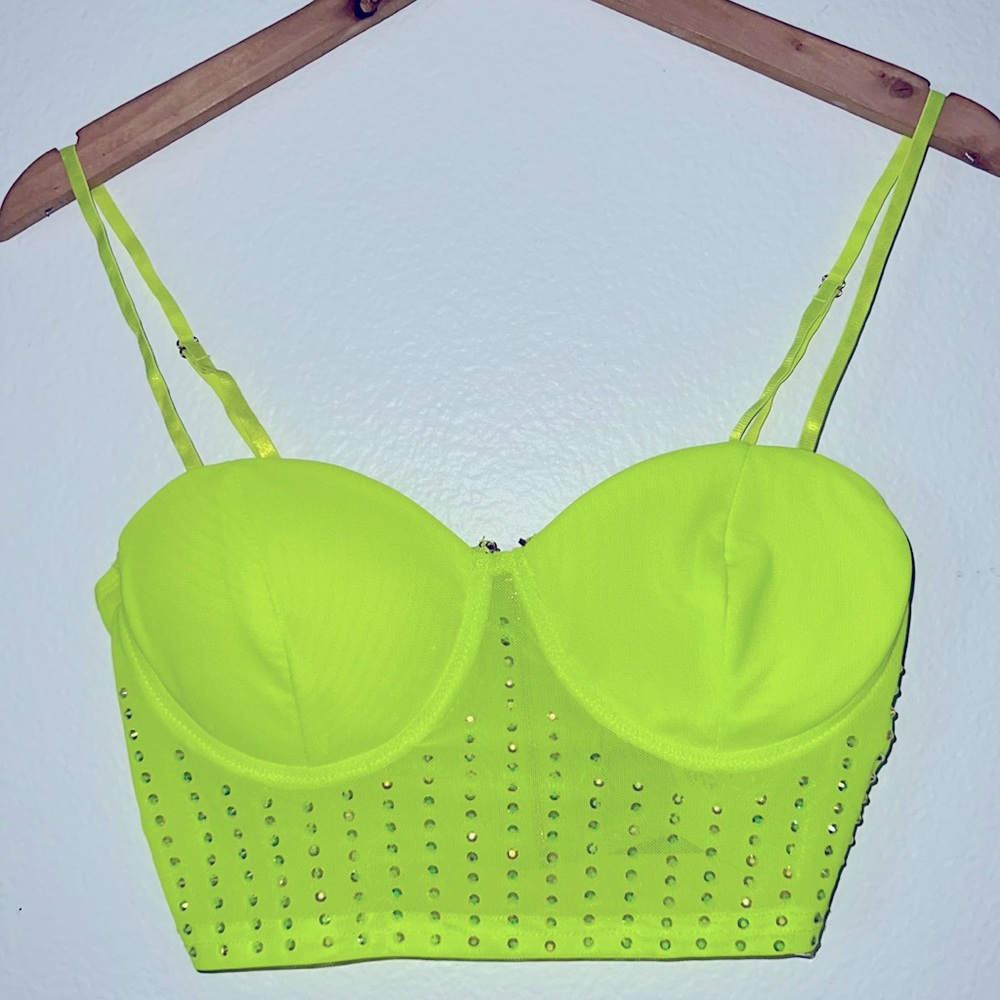 New Kaylee Kollection N. Lime Crop Top Size M